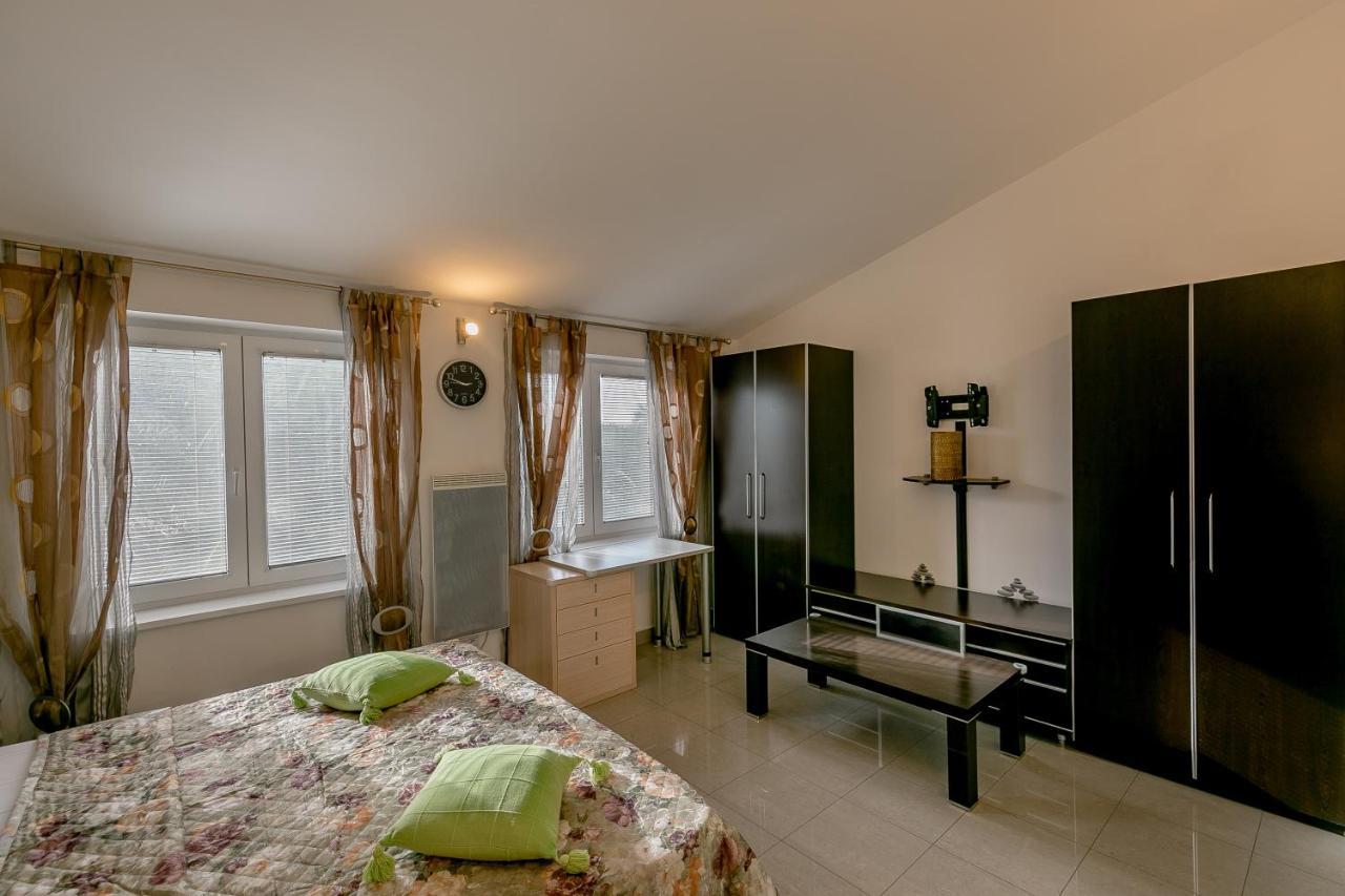 Olive Garden Apartment Petrovac Екстериор снимка